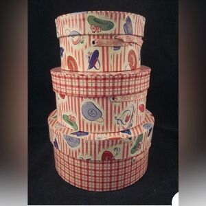 Stackable Red Patterned Hat Box Set
